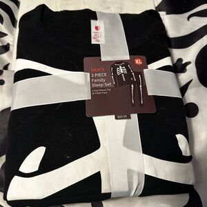Brand new skeleton 2 pc pj.